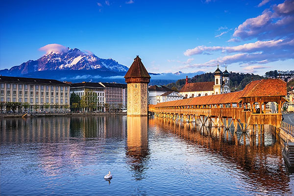 2025年ニューイヤーコンサート チケット手配 ウィーン・フィルハーモニー管弦楽団｜こだわりの旅行はQUALITA