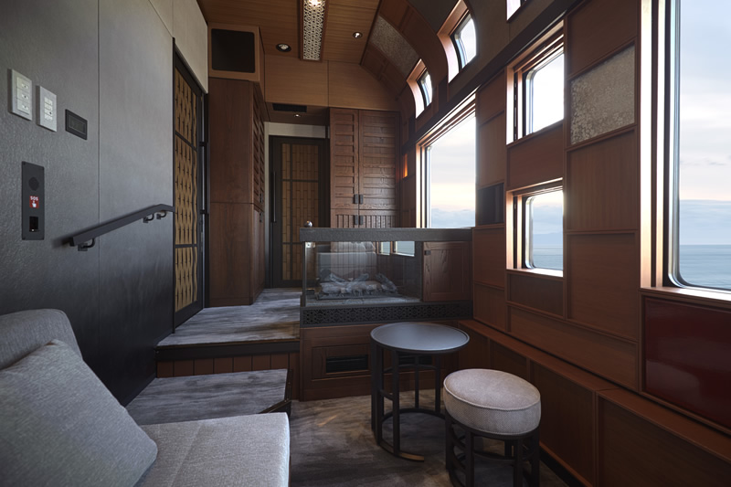 海外旅行・こだわりの旅行はQUALITA
TRAIN SUITE 四季島
TRAIN SUITE SHIKI - SHIMA

INTRODUCTION
出発前の特別な時間

INFORMATION
車内のご紹介

Room
客室

MEAL
お食事のご案内

昼、夜はもちろん、朝食にも、その土地の風土を感じていただける料理をご用意していきます。
旅先の各地で、その地元と食材を愛し育んできた料理人たちが作り出す、
その土地にしかない美味を、美しい車窓の風景とともに味わう。
それはまさに、「記憶に残る料理」となることでしょう。

※食事内容は一例です。コースによって異なりますので、詳細は各商品ページをご確認ください。

ACTIVITY
特別な観光や体験

ここでしか食べる事ができない食事、ここでしかできない体験
思い思いの旅に皆様をご案内いたします。

※観光内容は一例です。コースによって異なりますので、詳細は各商品ページをご確認ください。

TOUR
おすすめツアー